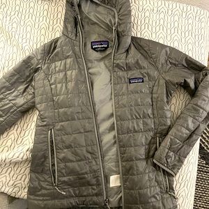 🏔️ 🖤 Patagonia Grey Nano Puff Jacket with Hood 🖤🏔️